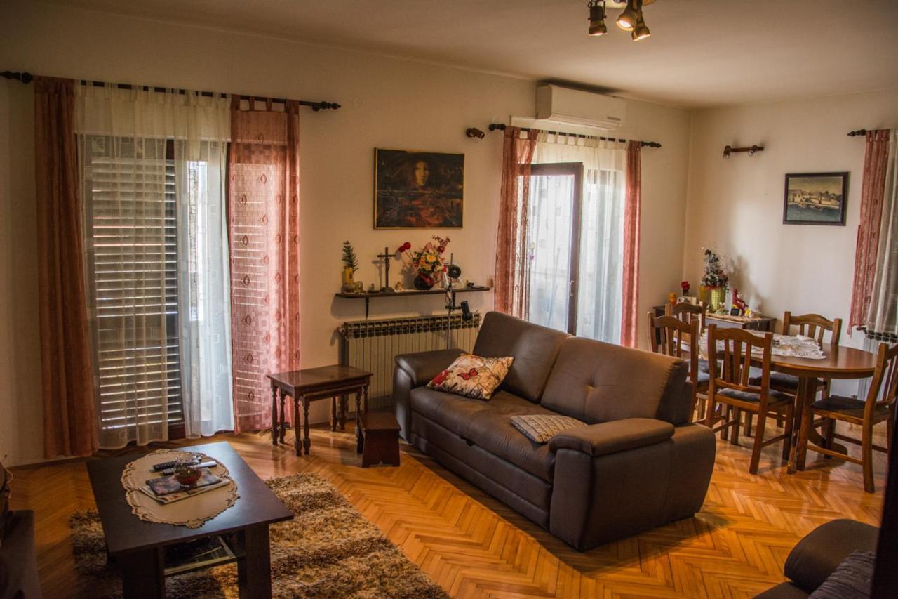 Apartman Zvjezda Biograd Na Moru Exterior foto